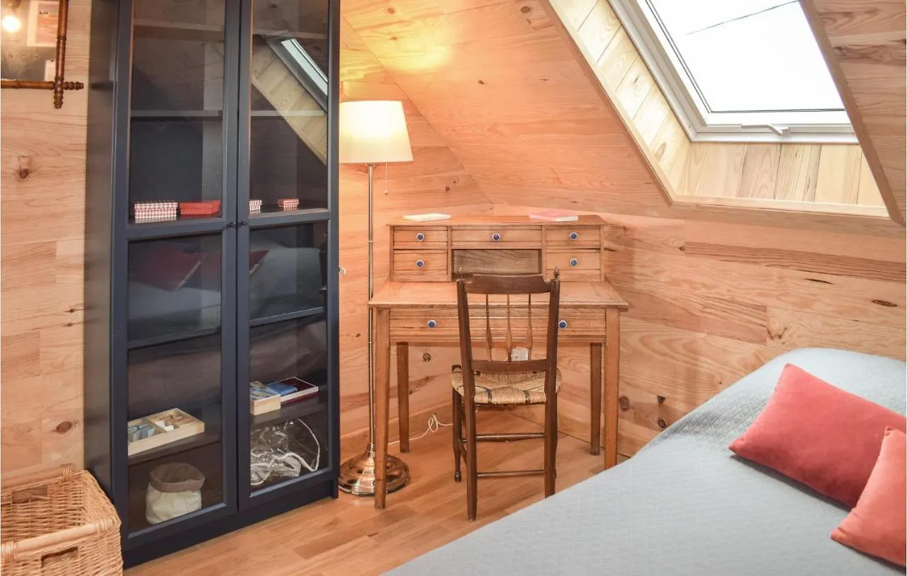 Beautiful Home In Pleudaniel 프랑스